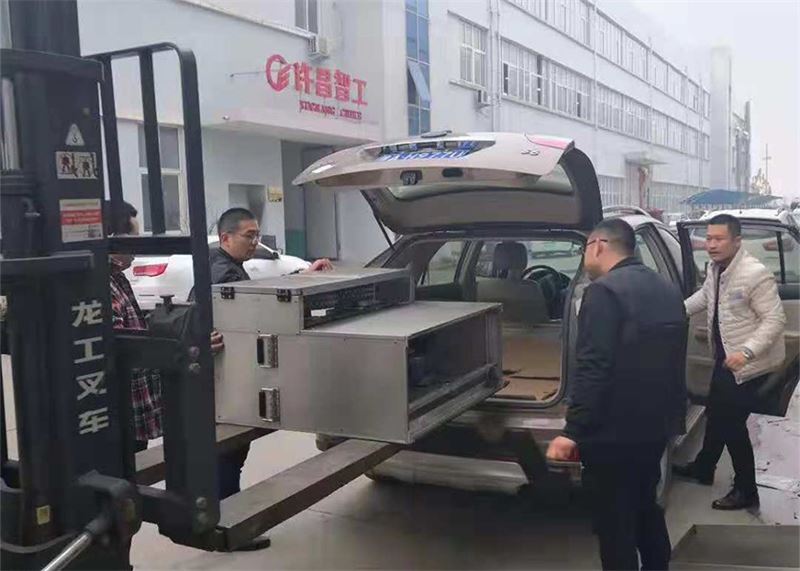 河南王總來(lái)許昌智工試機(jī)湯圓制陷機(jī)效果滿意現(xiàn)場(chǎng)拉走！